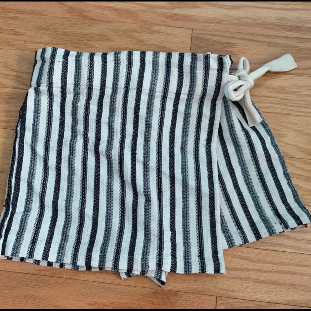 Urban outfitters skort